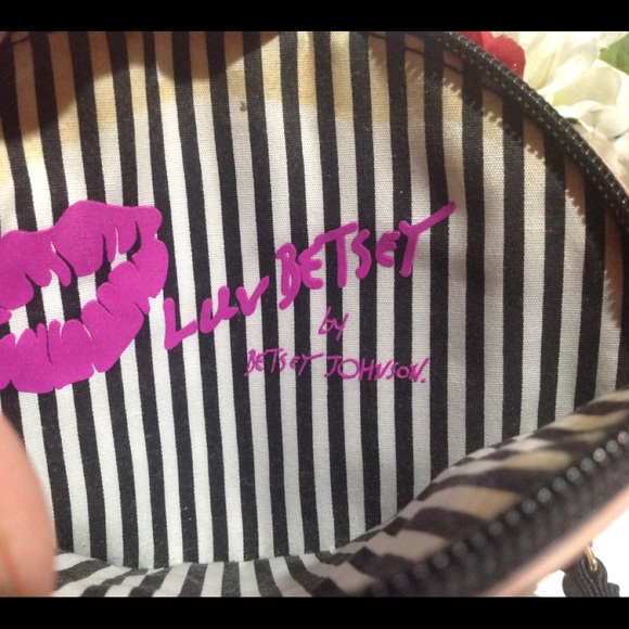 Betsey Johnson Unicorn Wristlet Bag Purse Wallet - Picture 15 of 16